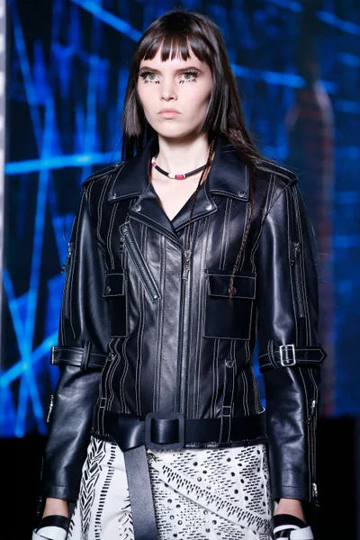 Look 3